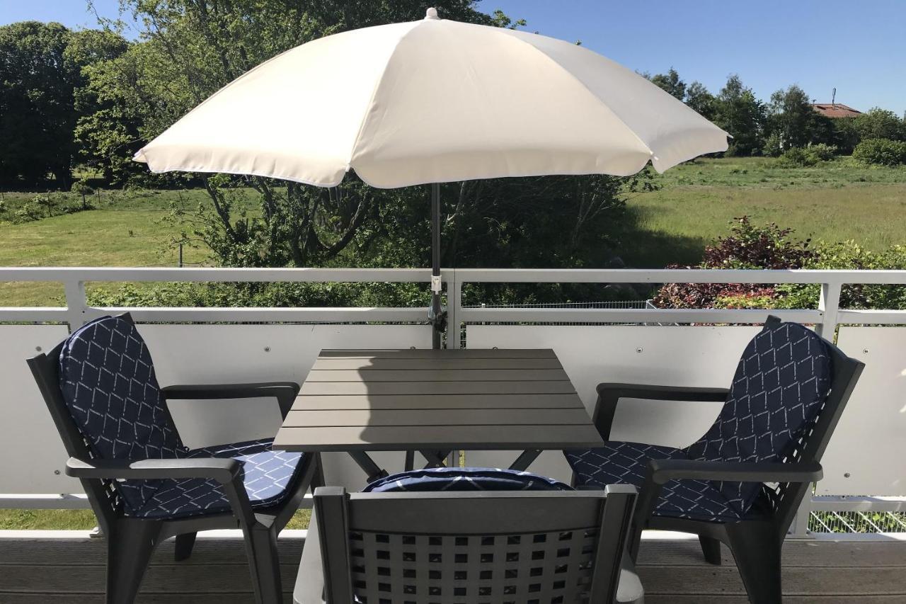 Ferienwohnung In Ruhiger Lage Und Mit Balkon - Ferienhaus Solamar Fewo Og Breege Bagian luar foto