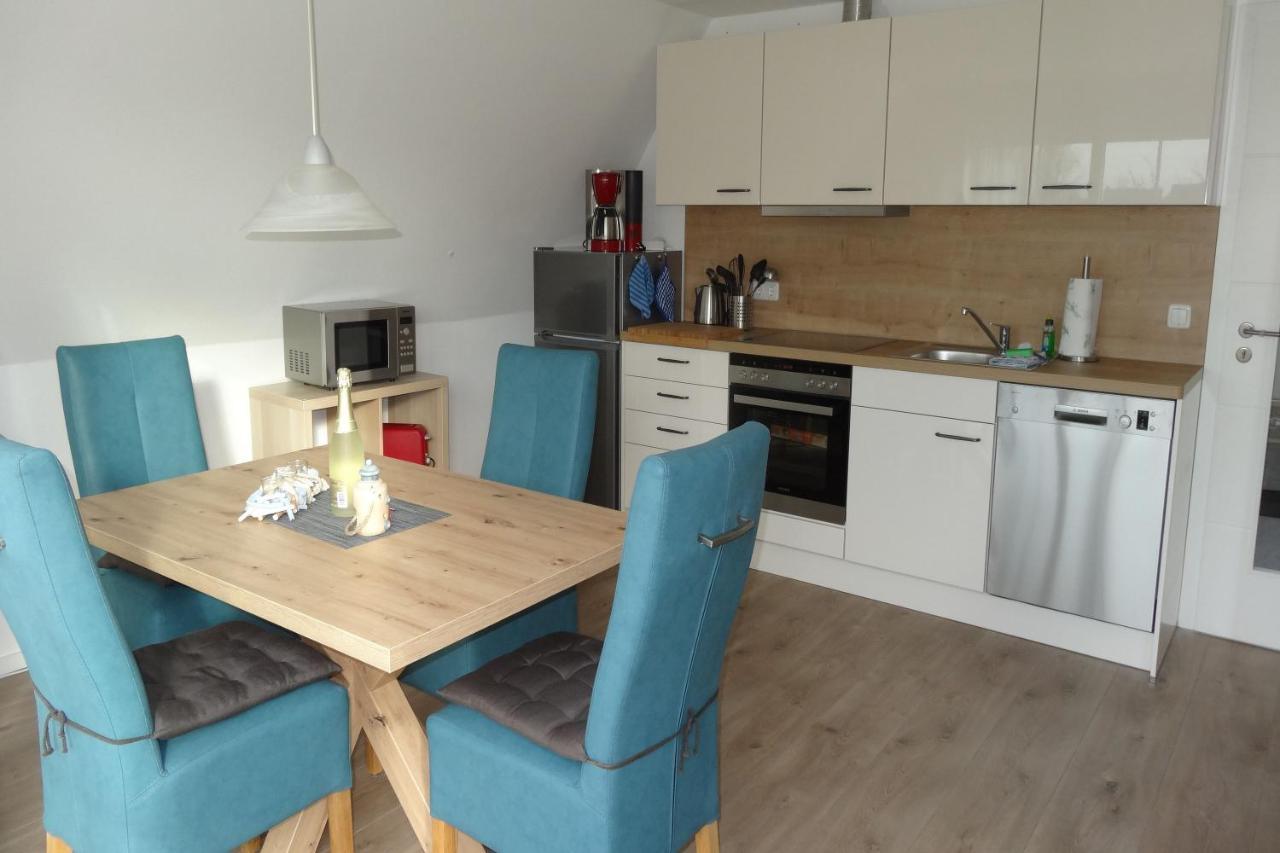 Ferienwohnung In Ruhiger Lage Und Mit Balkon - Ferienhaus Solamar Fewo Og Breege Bagian luar foto