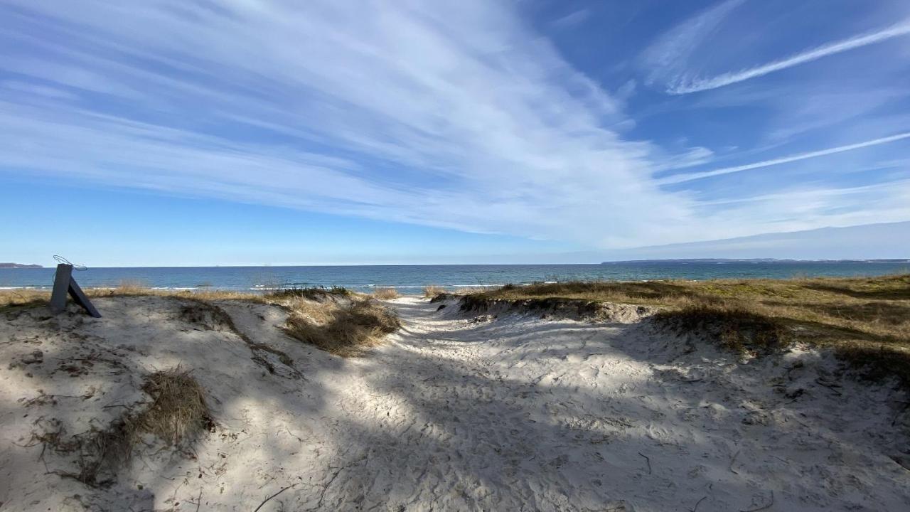 Ferienwohnung In Ruhiger Lage Und Mit Balkon - Ferienhaus Solamar Fewo Og Breege Bagian luar foto